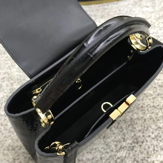 LOUIS CAPUCINES BB VUITTON 0326